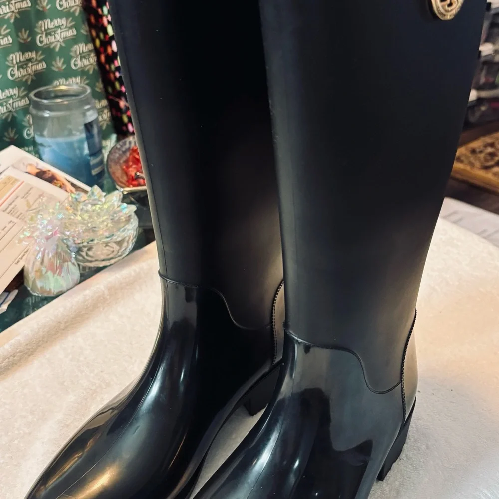 Brand New Tommy Hilfiger Black Rain Boots